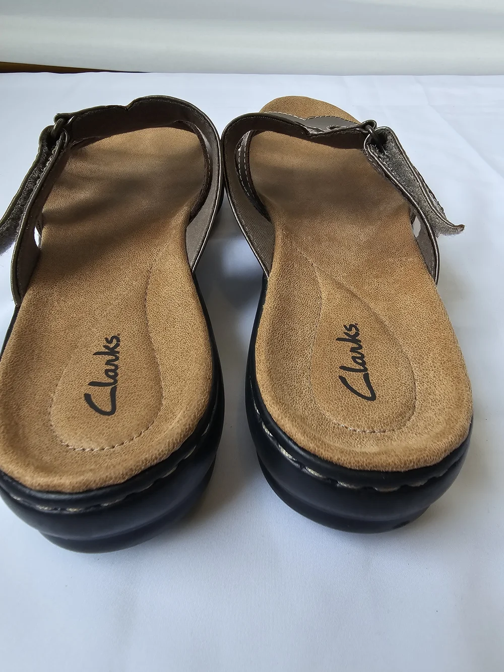 Clarks Women's Metallic Bronze Leather Sandals Size 11